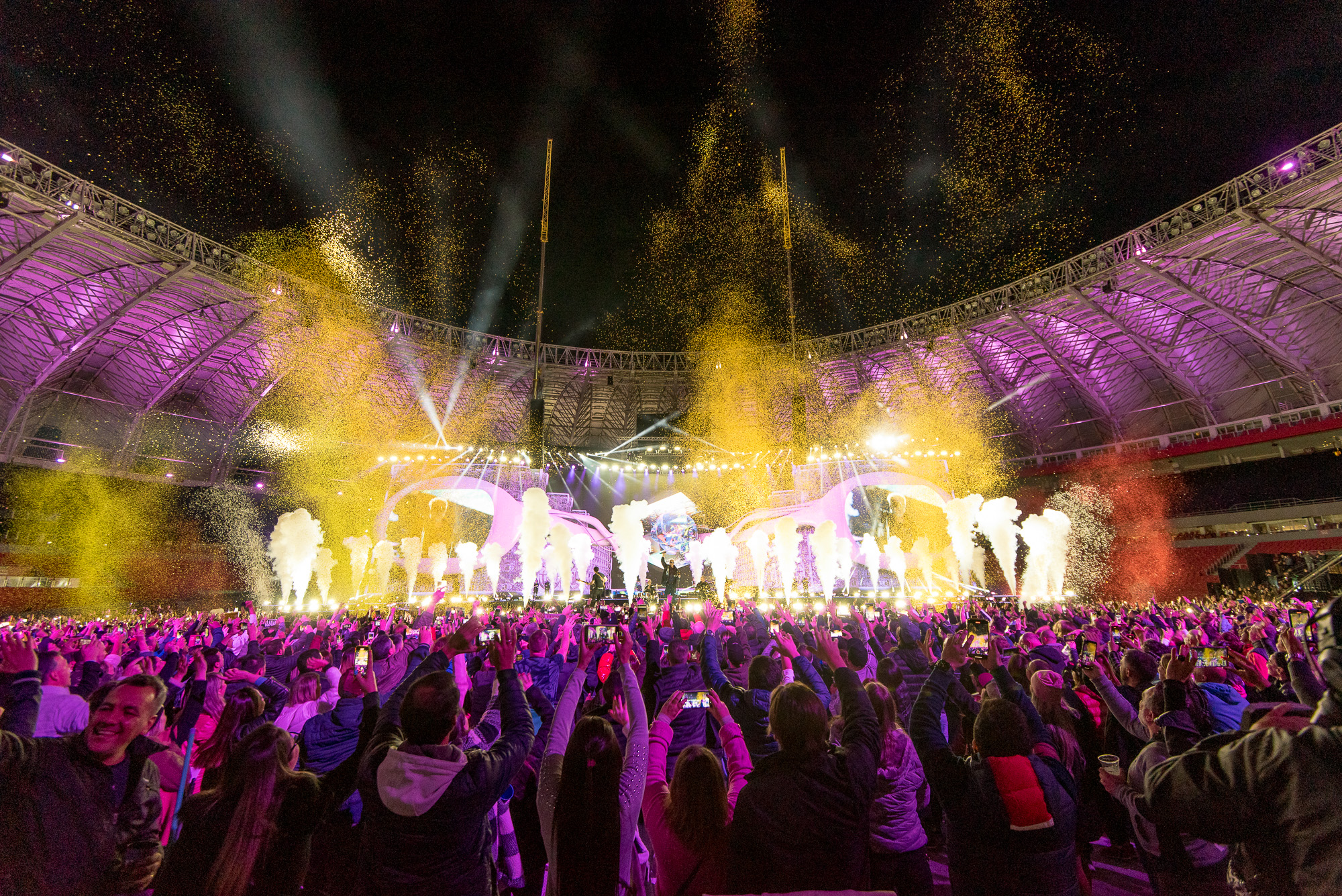 Jota Quest realiza show histórico, diante mais de 30 mil pessoas, em Porto Alegre