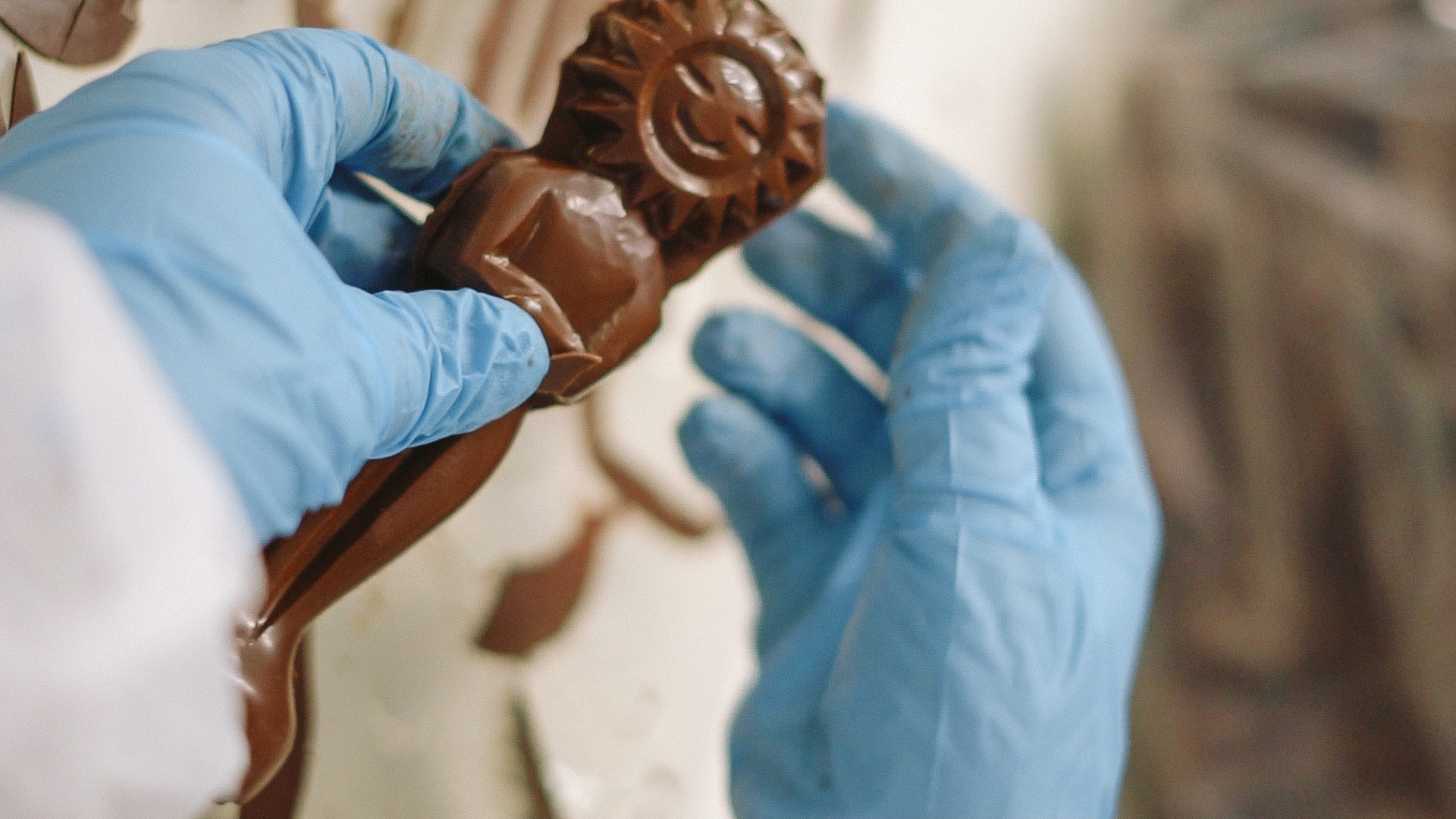 Arte, cinema & chocolate: Lugano se prepara para receber turistas do 51º Festival de Cinema de Gramado com centenas de Kikitos de chocolate