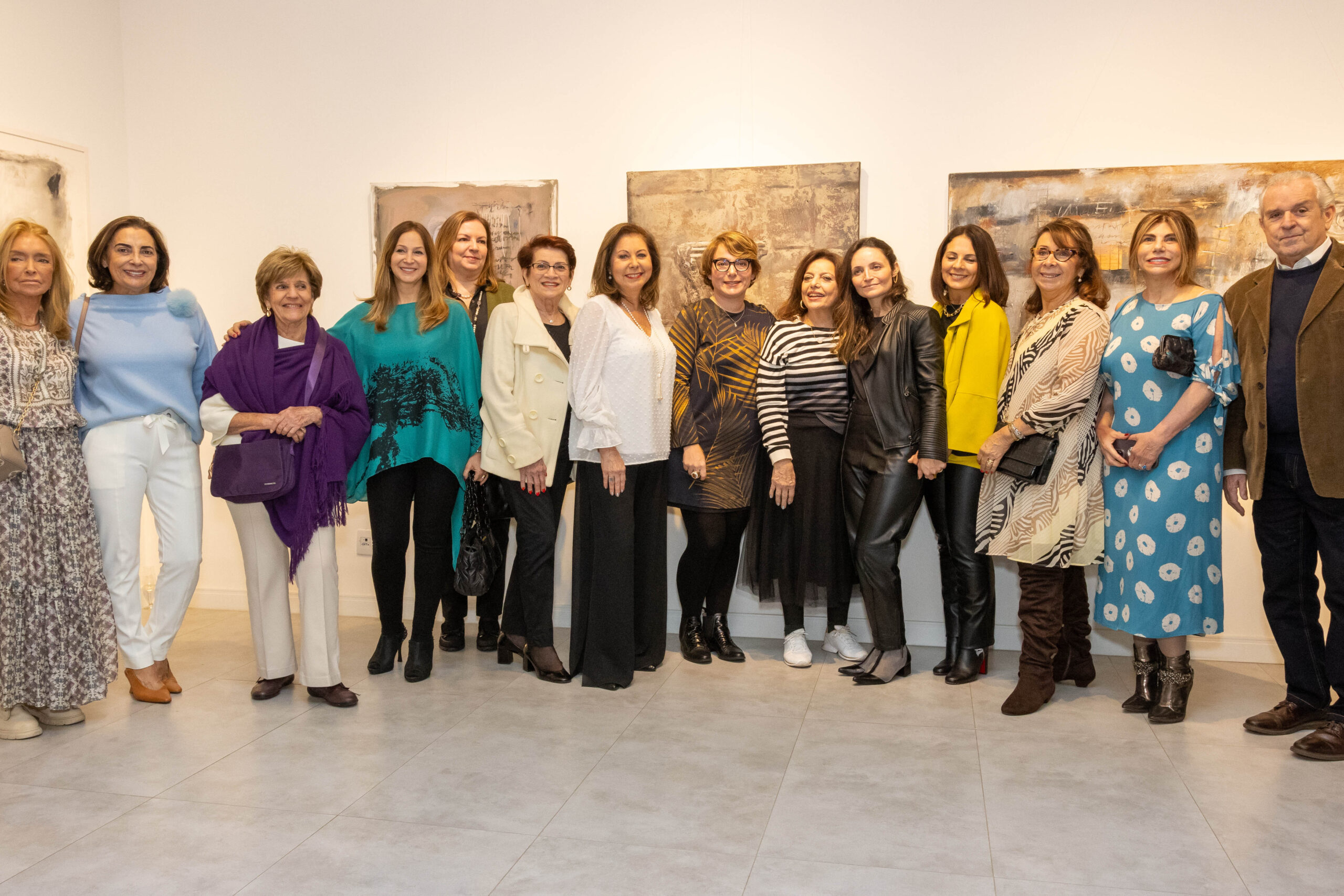 Gravura Galeria de Arte realiza abertura de exposição em homenagem à artista Lou Borghetti
