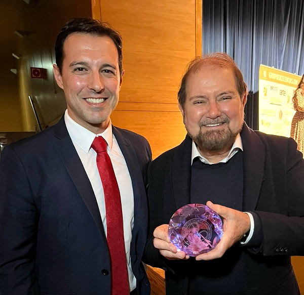 Guilherme Paulus recebe Prêmio Silvia Zorzanello na Espanha