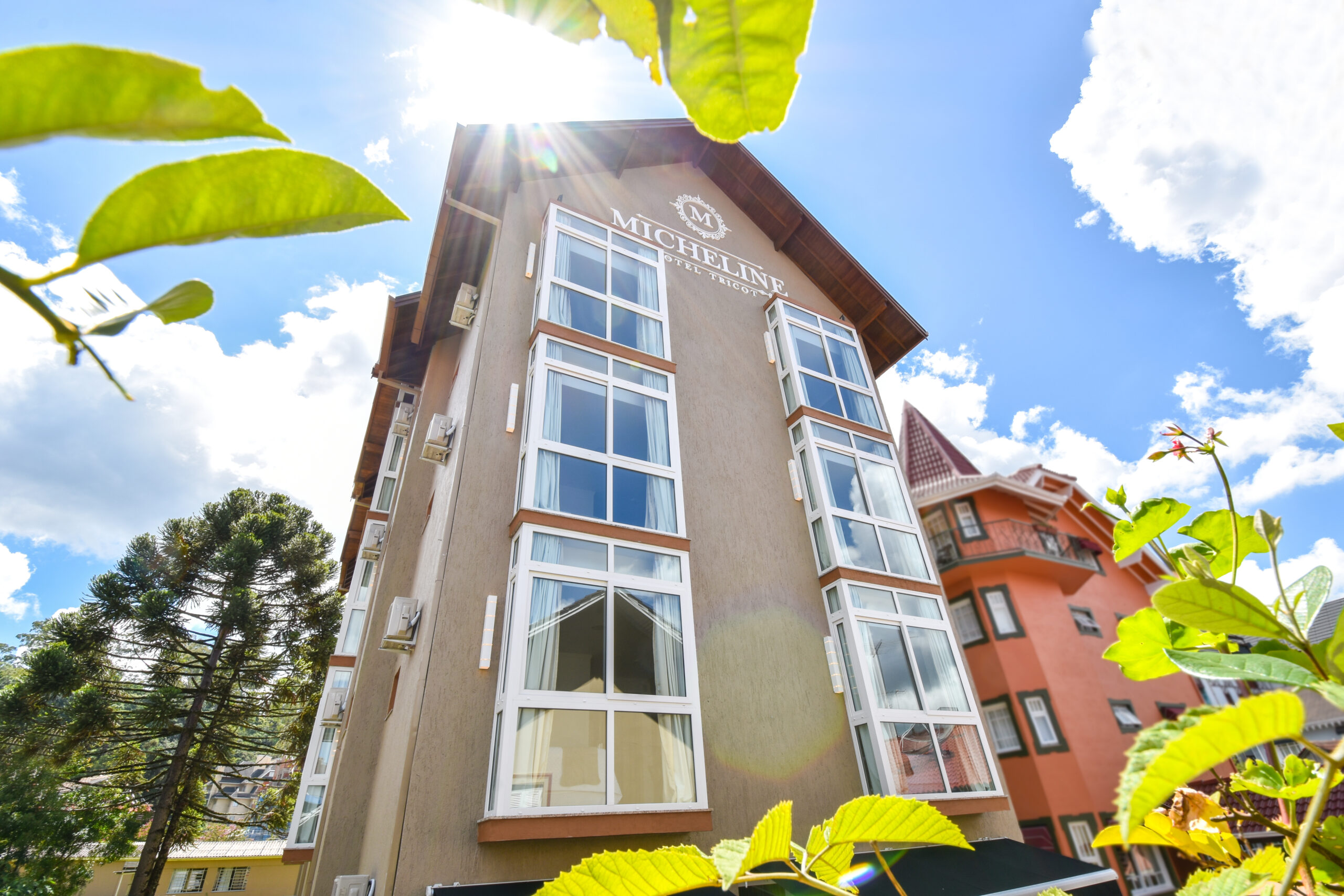 Micheline Hotel Tricot lança tarifas especiais com condições facilitadas para reservas em 2024 e 2025