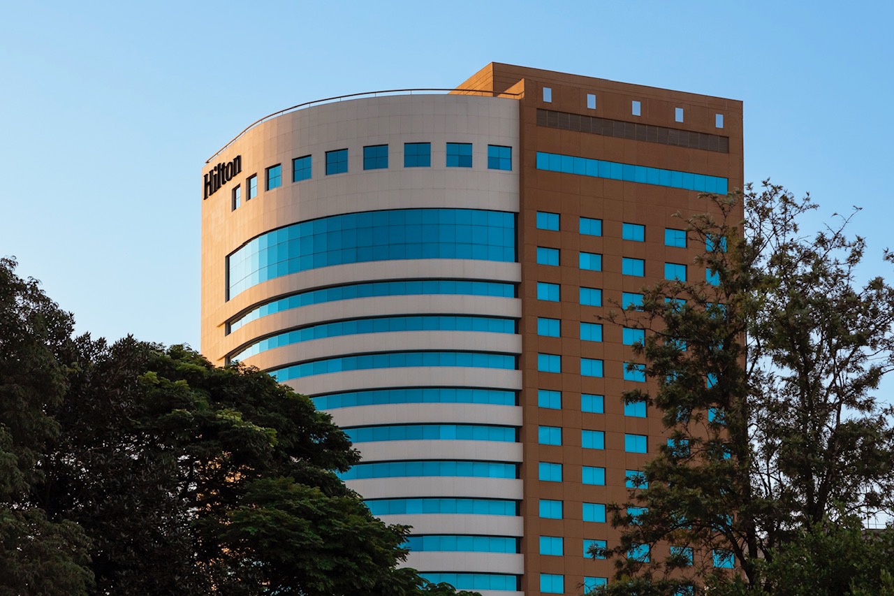 Feijoada com música ao vivo está de volta à programação gastronômica do Hilton Porto Alegre