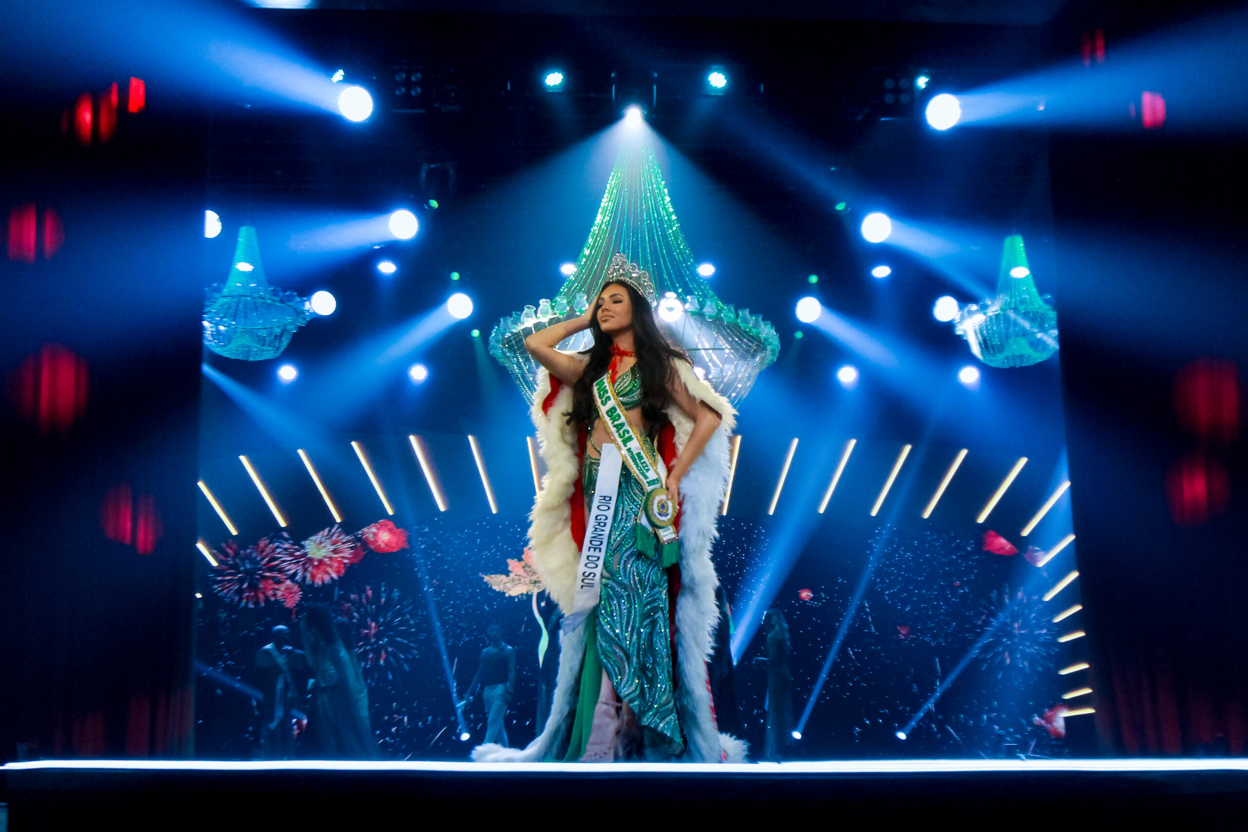Gaúcha Loraine Lumateli é coroada Miss Brasil Beleza Internacional 2025 e representará o país no Japão